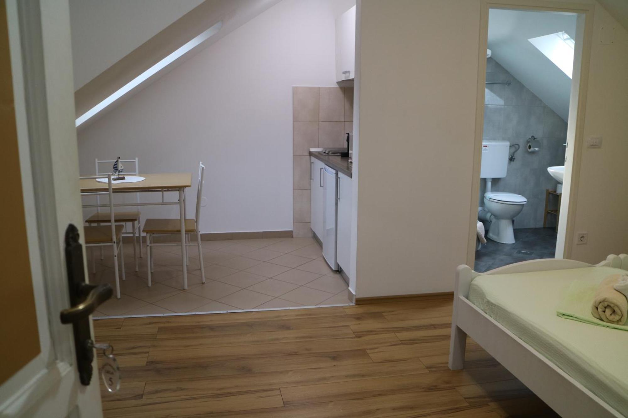 Studio Apartments & Rooms Lela, Sipan Island Sipanska Luka  Exterior photo